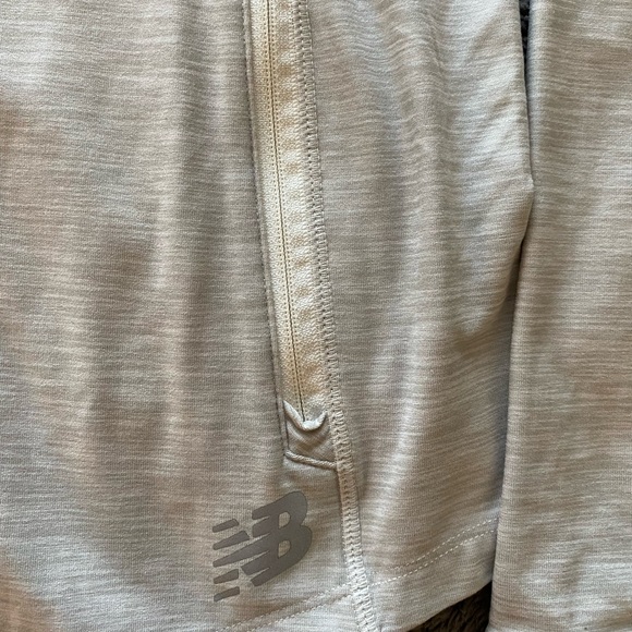 New Balance Anticipate Jacket in Sea Salt Heather - Picture 5 of 7